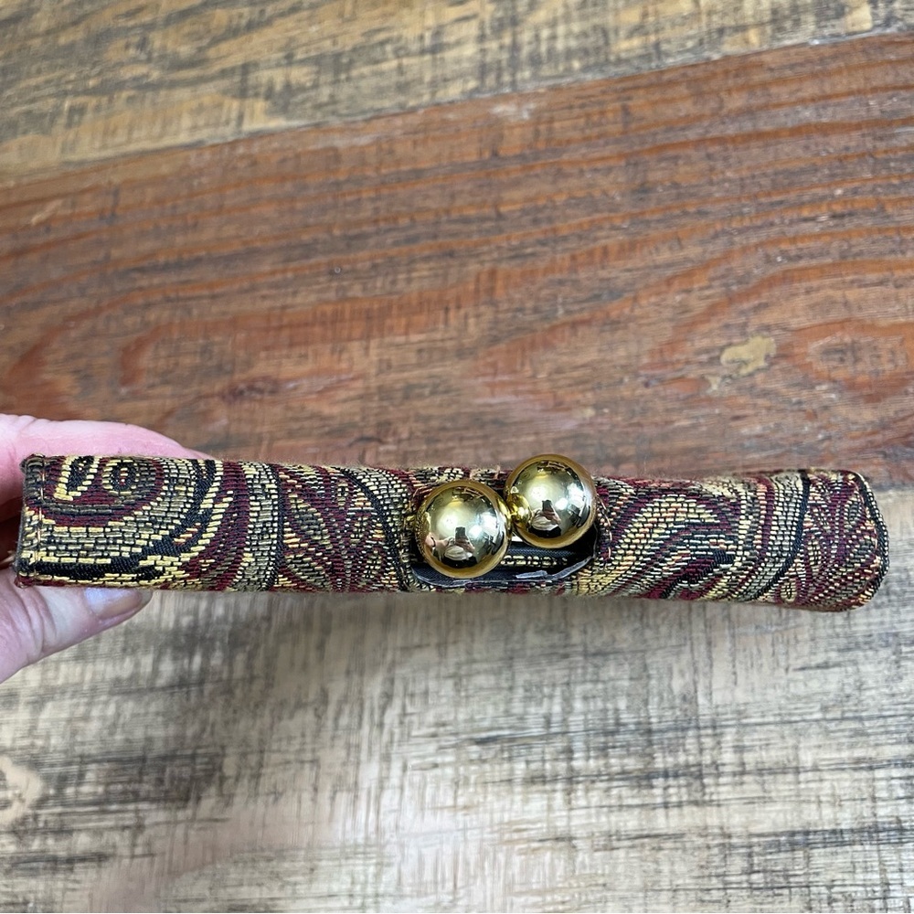 Braciano Gold Burgundy Tapestry Fabric Metallic Gold Accent Wallet - Picture 2 of 10